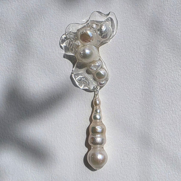 Aros Gesto orgánico con perlas colgantes