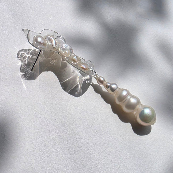 Aros Gesto orgánico con perlas colgantes